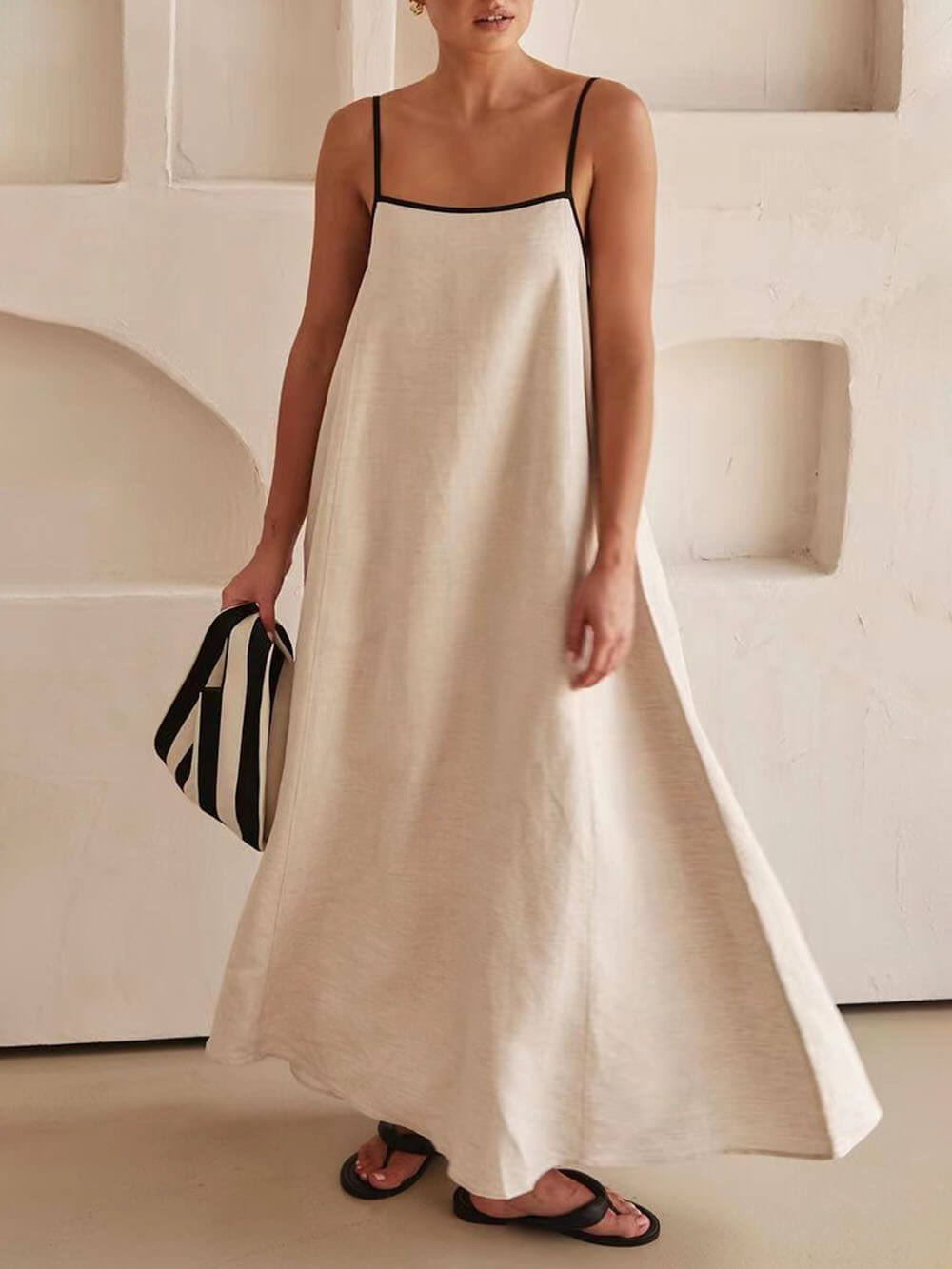 Abito Estivo a Bretelle con Contrasto – Stile A-line