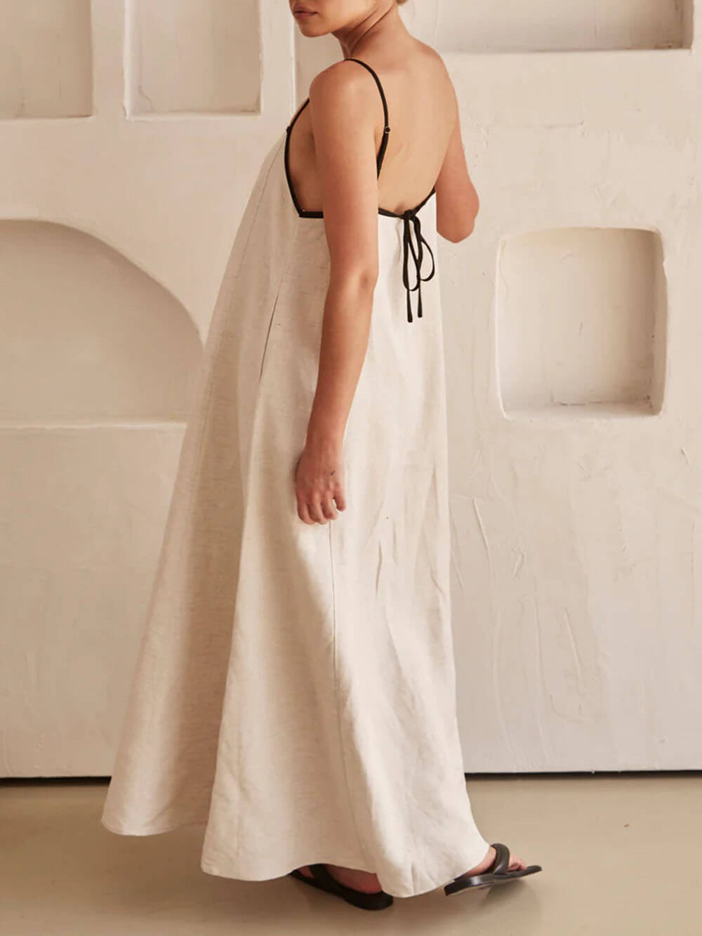 Abito Estivo a Bretelle con Contrasto – Stile A-line