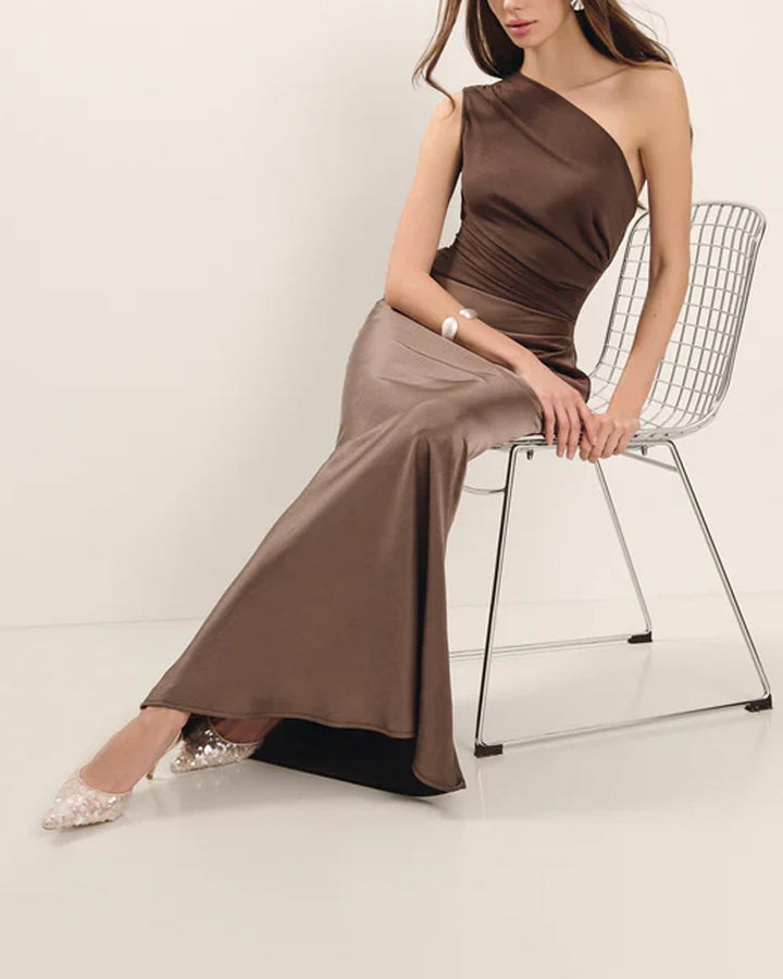 Abito Lungo Monospalla – Eleganza Sofisticata per le Tue Serate