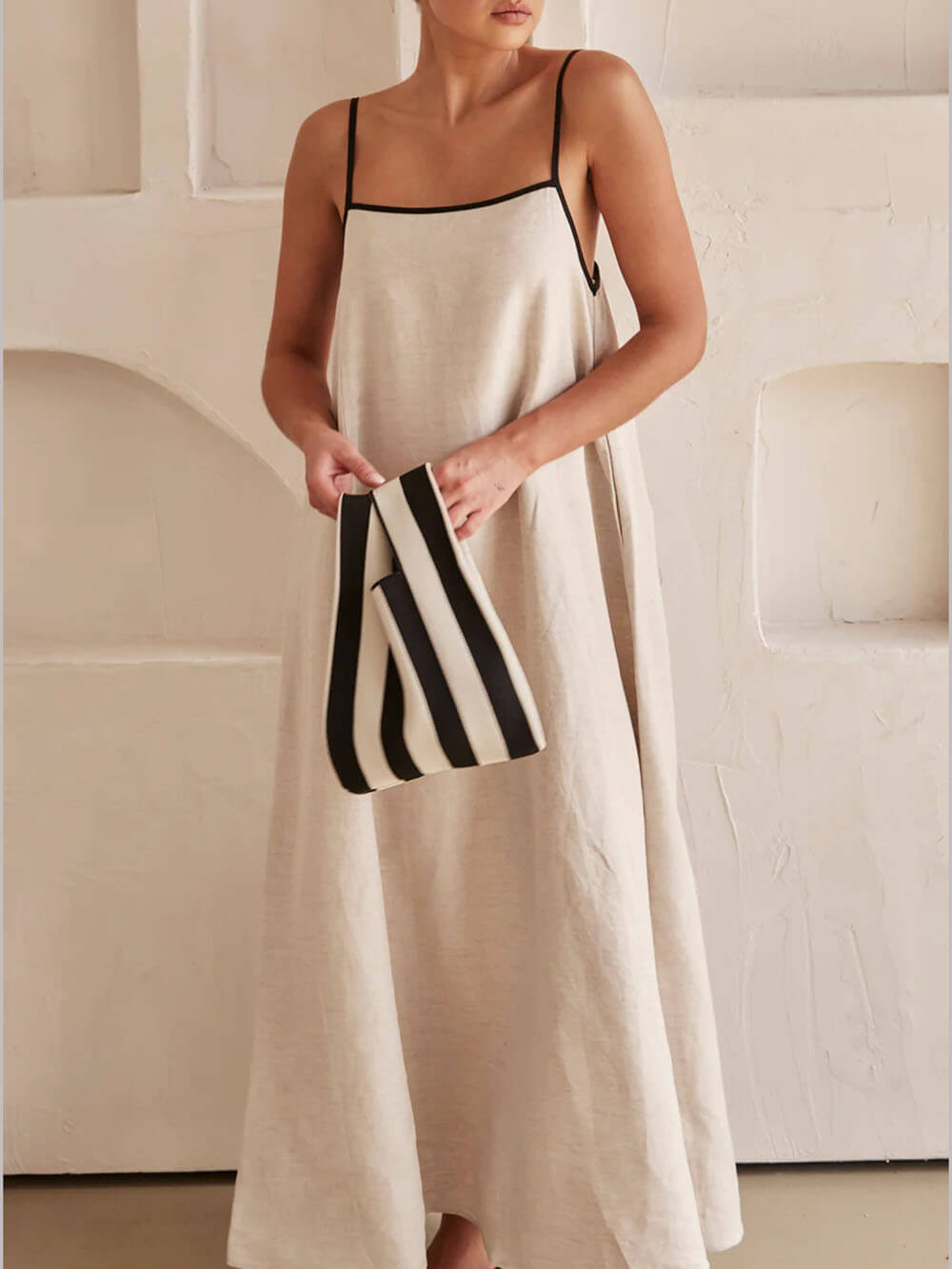 Abito Estivo a Bretelle con Contrasto – Stile A-line