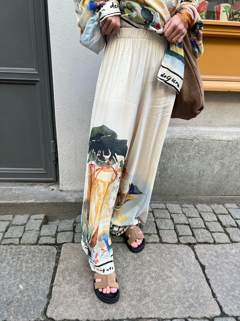 Verona | Pantaloni Floreali con Stampa Paesaggio