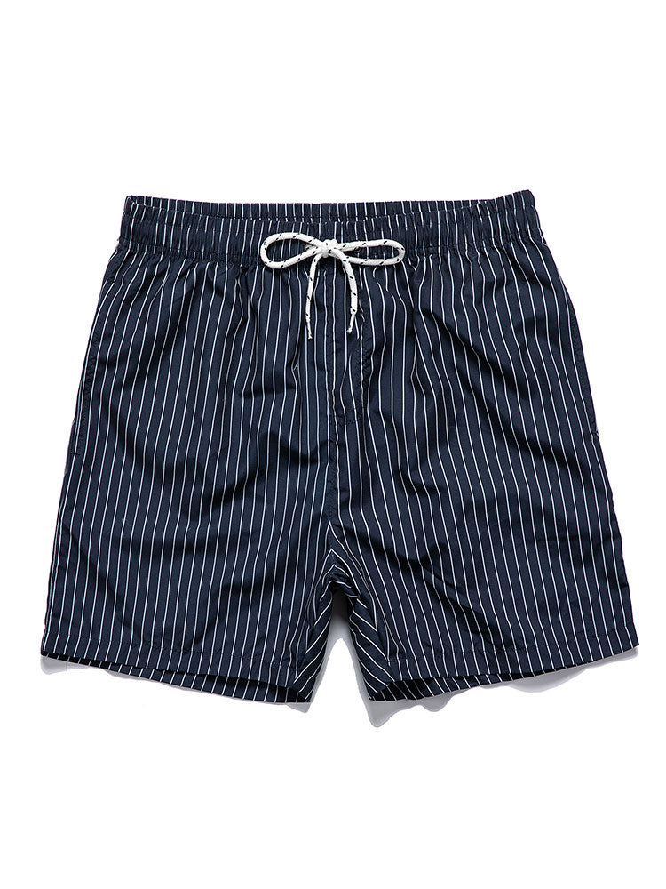Completo Estivo con Camicia a Palma e Shorts a Righe