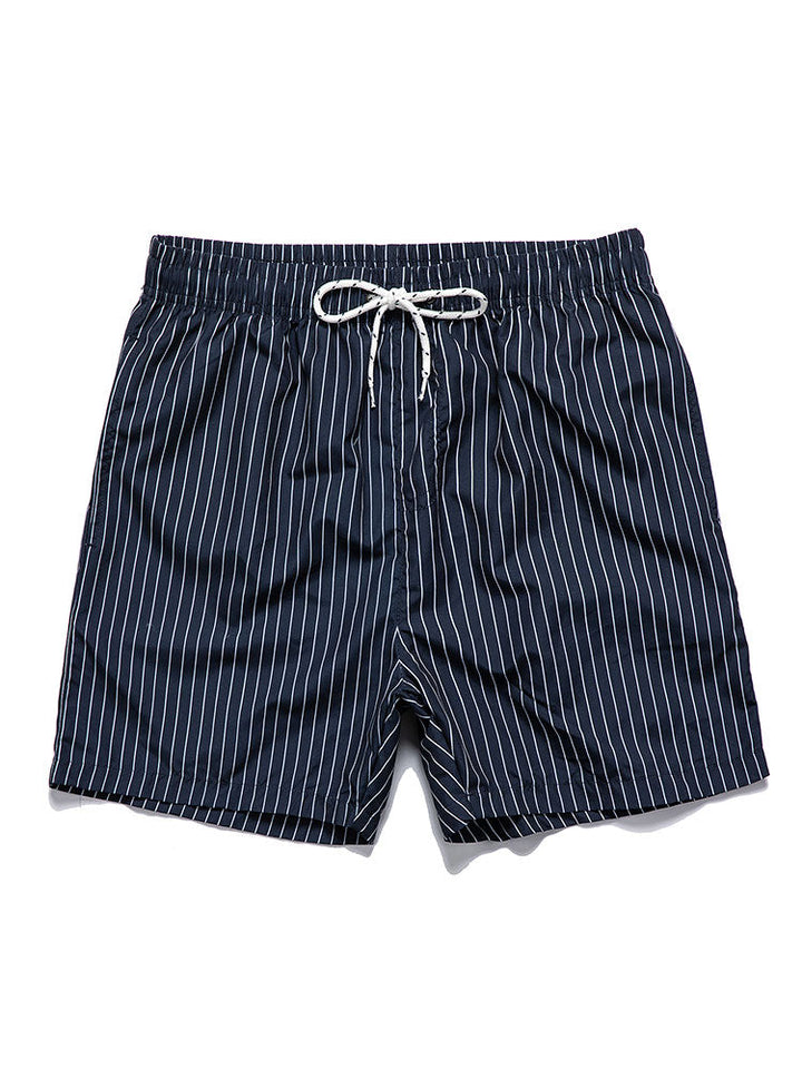 Completo Estivo con Camicia a Palma e Shorts a Righe
