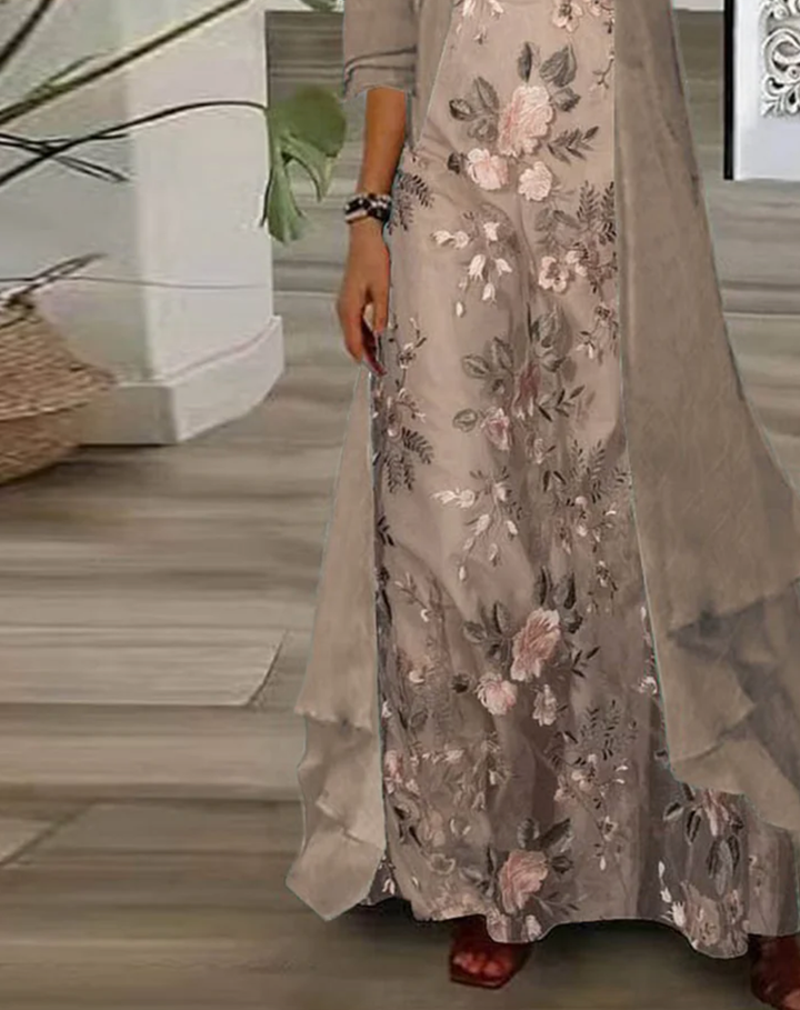 Completo Due Pezzi: Vestito Maxi con Stampa Floreale Giovane e Giacca Leggera