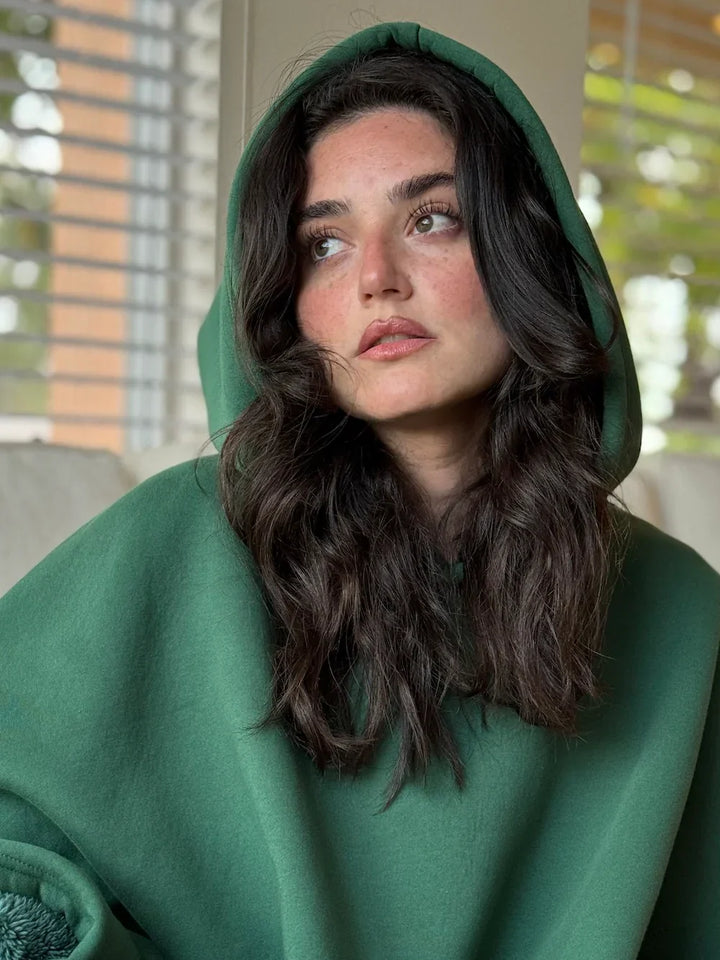 Aurora Hoodie Blanket – Il Tuo Rifugio di Comfort
