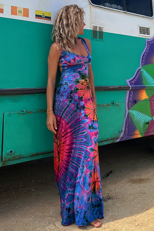 La Bamba – Abito Lungo con Lacci sulla Schiena e Fantasia Tie-Dye (con Reggiseno Integrato)