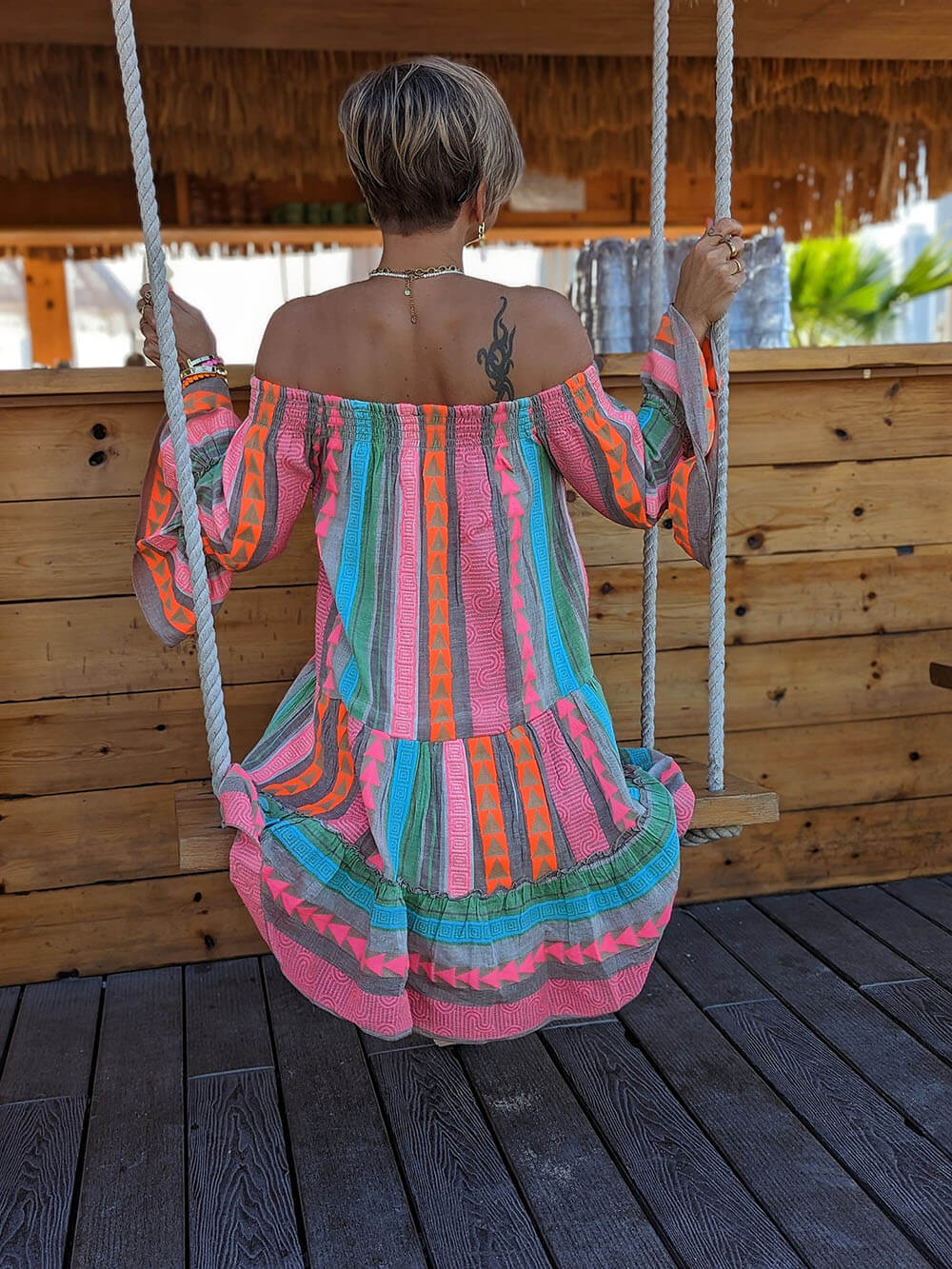 Abito Mini Lungo Boho con Spalle Scoperte e Stampa Etnica