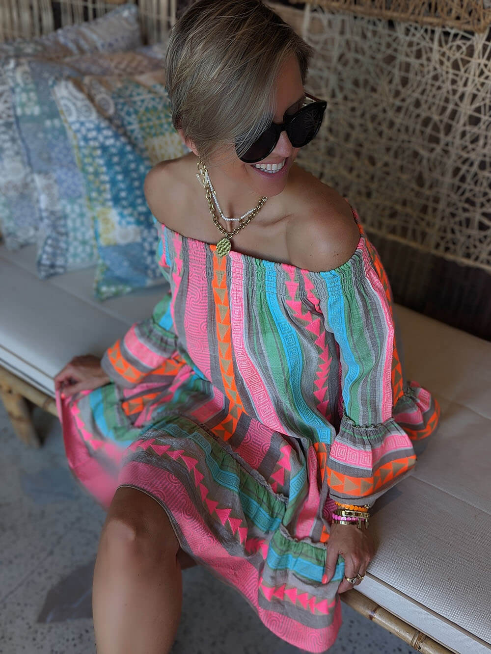 Abito Mini Lungo Boho con Spalle Scoperte e Stampa Etnica