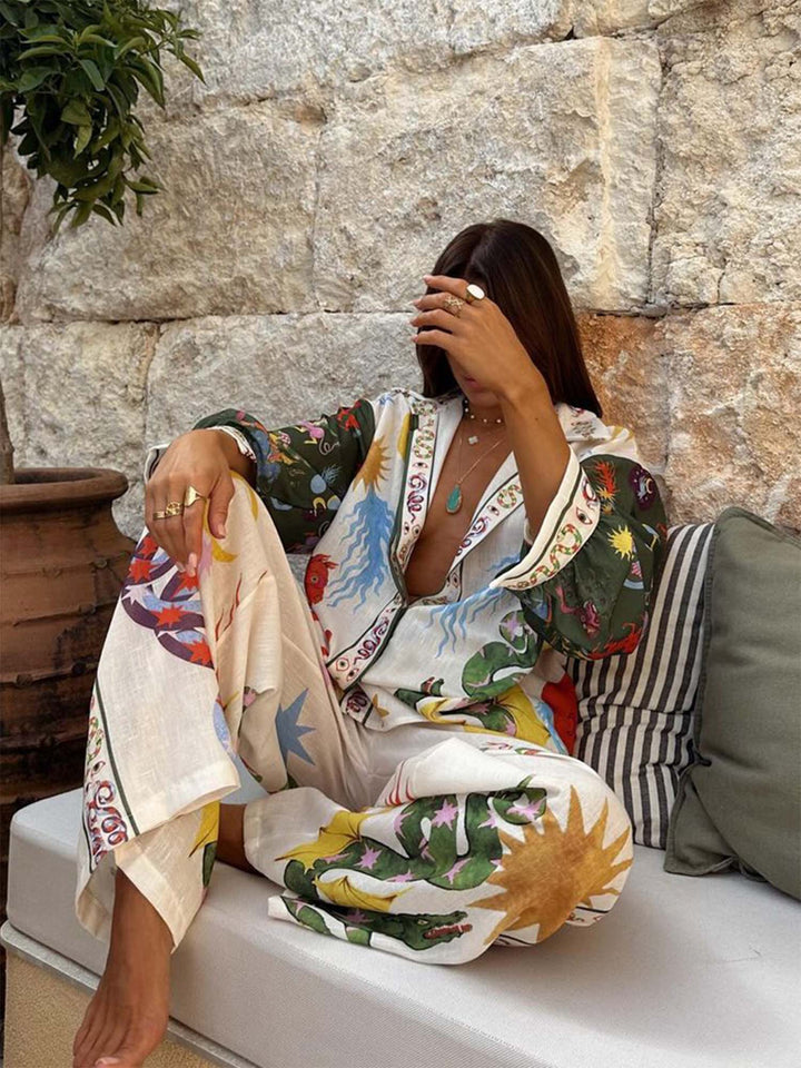 Completo Due Pezzi a Stampa Tropicale – Camicia e Pantaloni Coordinati