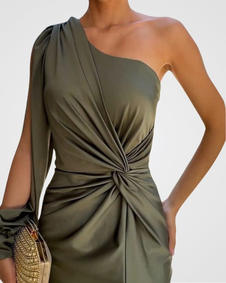 Abito Elegante da Cocktail con Linee Classiche
