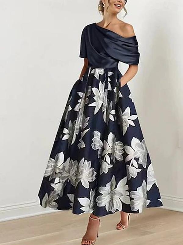 Vestito Maxi con Spalle Scoperte e Stampa Floreale Moderna