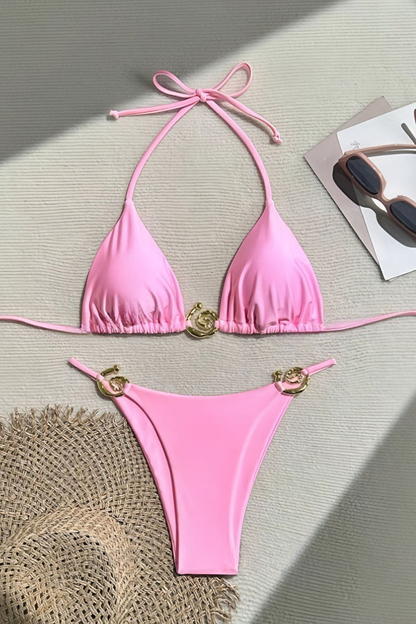 Costume Bikini Due Pezzi con Dettagli Metallici e Lacci – Modello a Triangolo