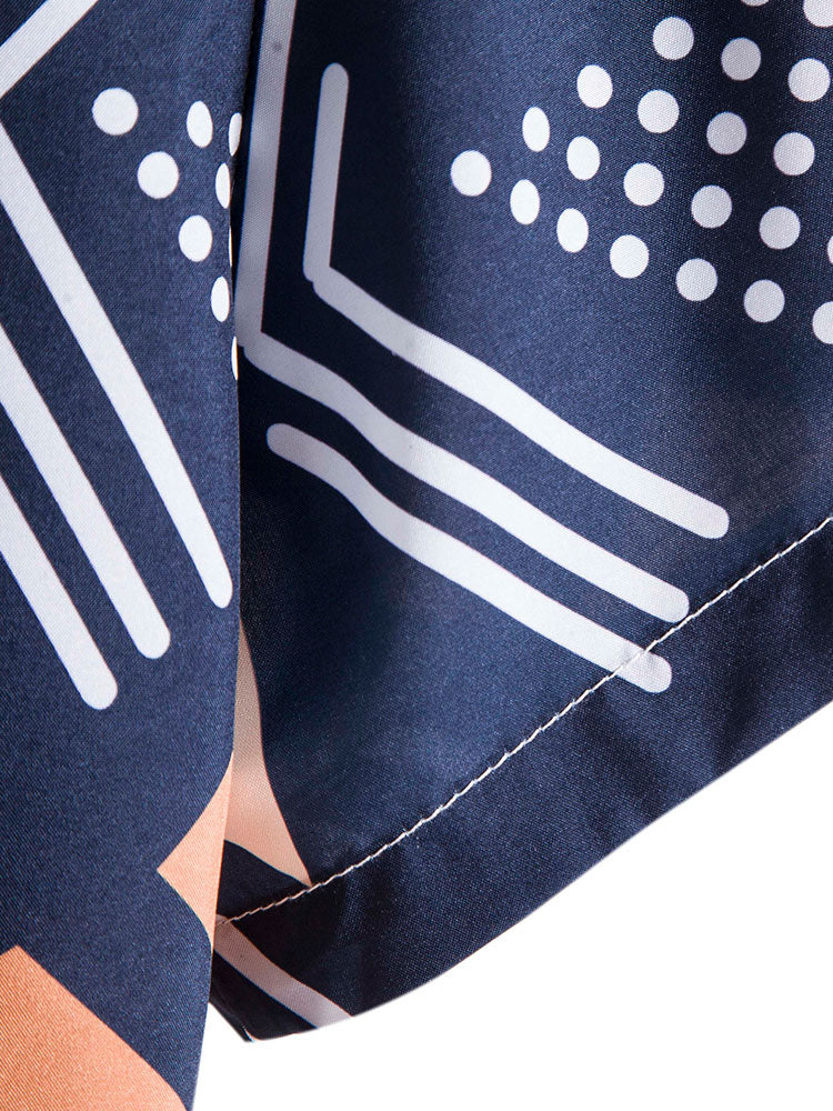 Completo Estivo con Camicia a Stampa Geometrica e Pantaloncini Abbinati