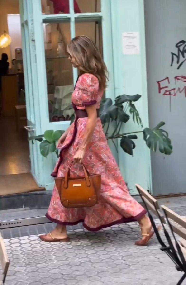 Abito Lungo Rosa Elegante con Maniche Corte