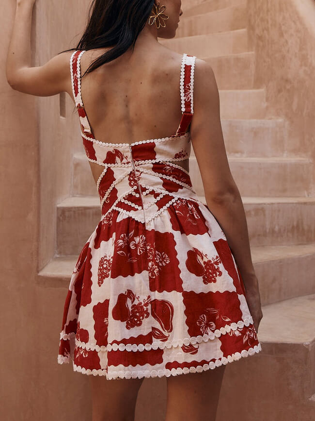 Mini Abito con Stampa Geometrica, Dettagli Ricamati e Cut-Out