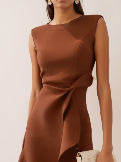Abito Midi Elegante Senza Maniche con Nodo in Vita