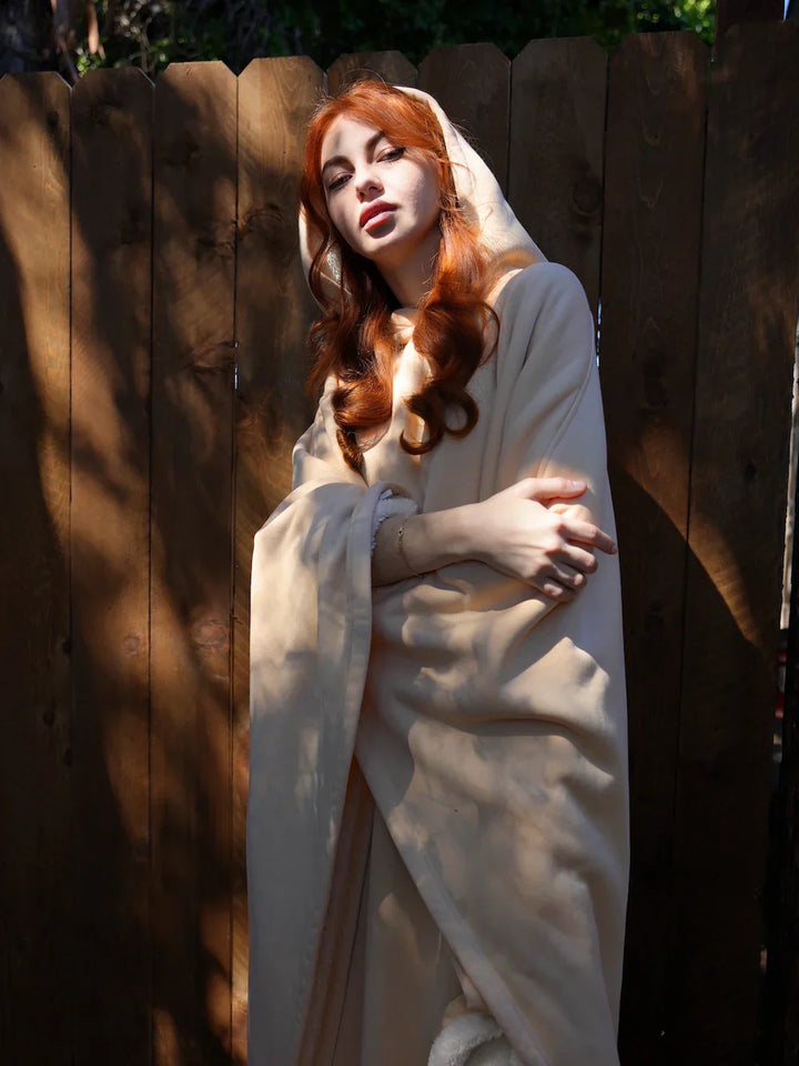 Aurora Hoodie Blanket – Il Tuo Rifugio di Comfort