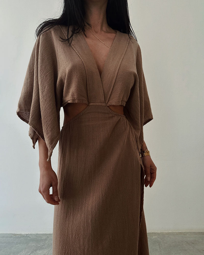 Abito Casual Chic con Dettaglio Vita Scoperta