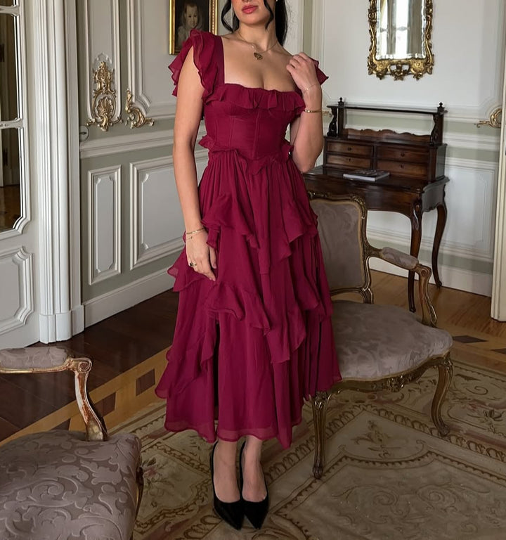 Abito Midi con Maniche a Volant, Corsetto Arricciato e Gonna a Balze – Eleganza in Movimento