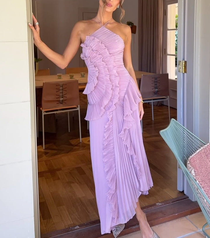 Abito Lungo Plissé con Volant e Scollo Allacciato – Lilac Luxe