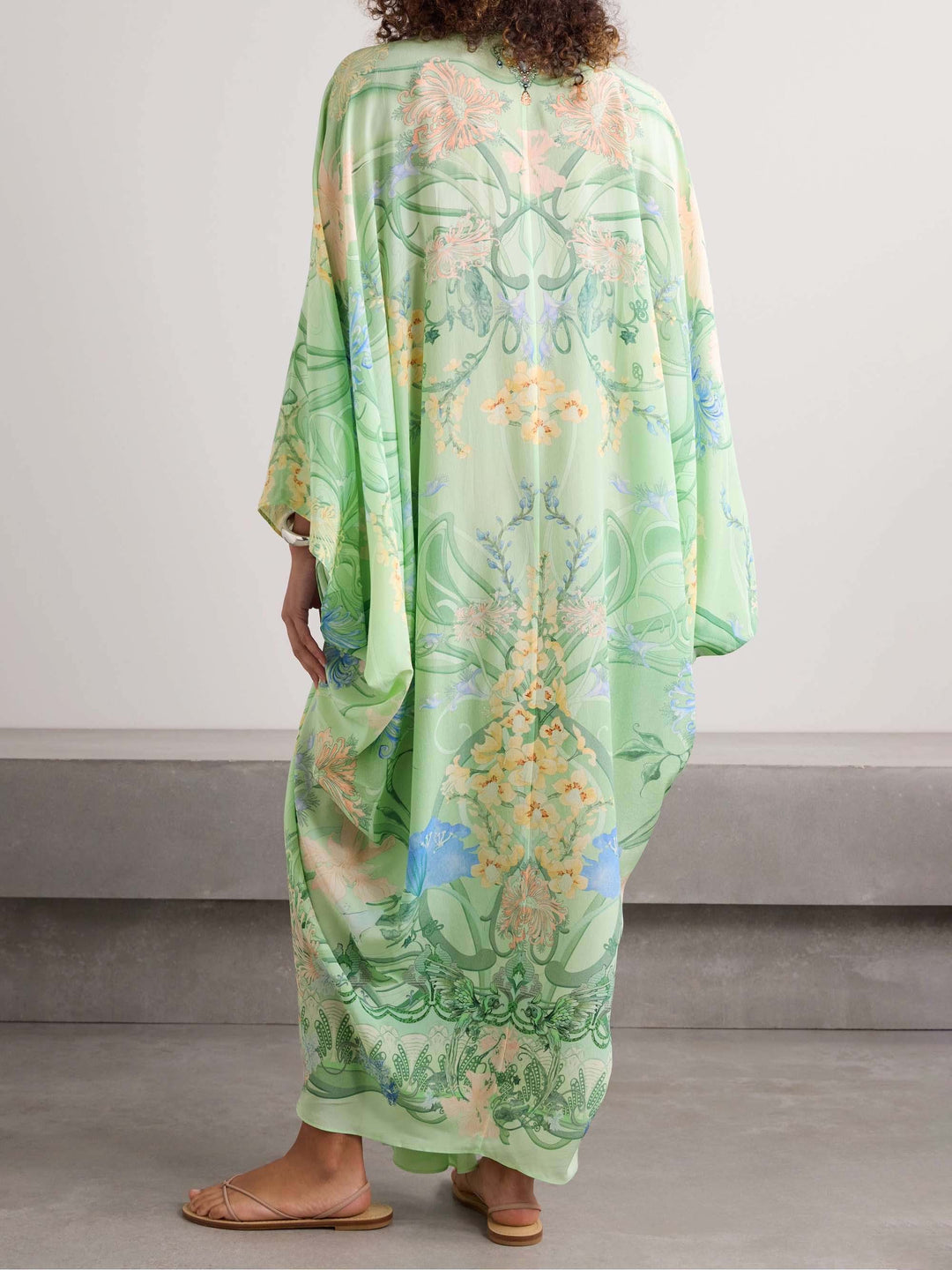 Abito Midi Oversize con Scollo a V e Stampa Floreale