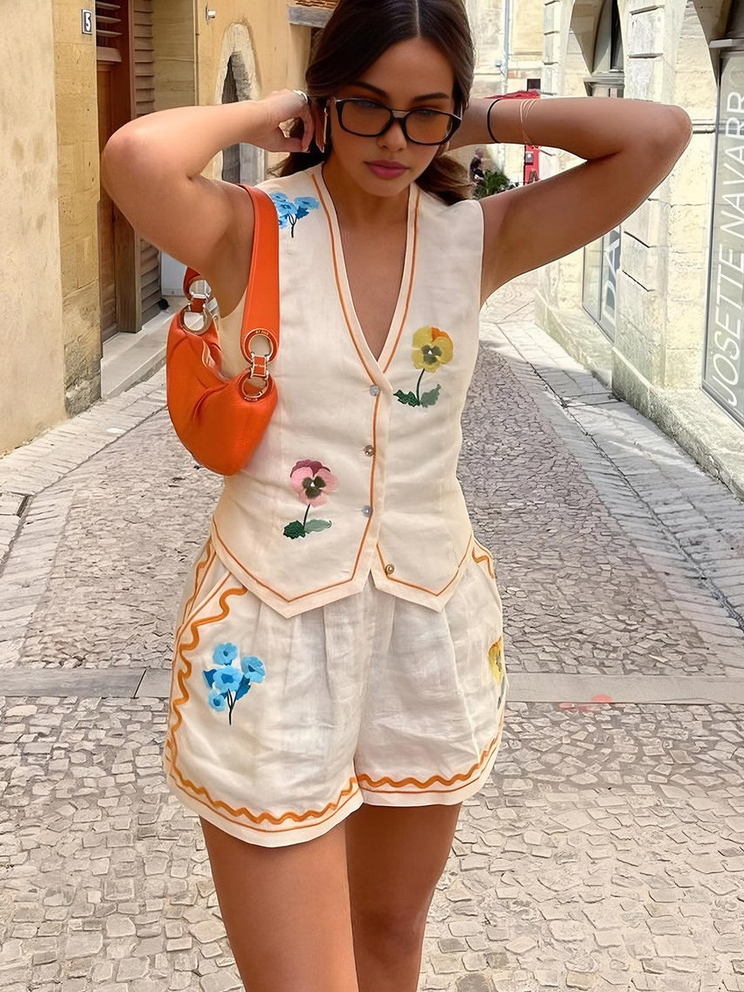 Fiorita – Completo Due Pezzi con Gilet e Shorts a Fiori
