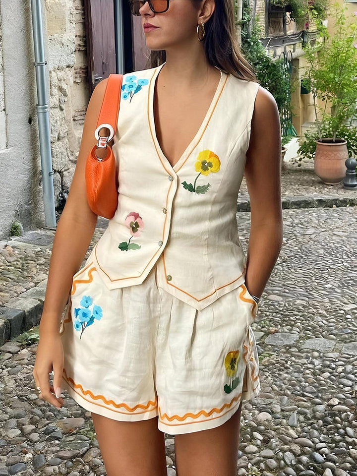 Fiorita – Completo Due Pezzi con Gilet e Shorts a Fiori
