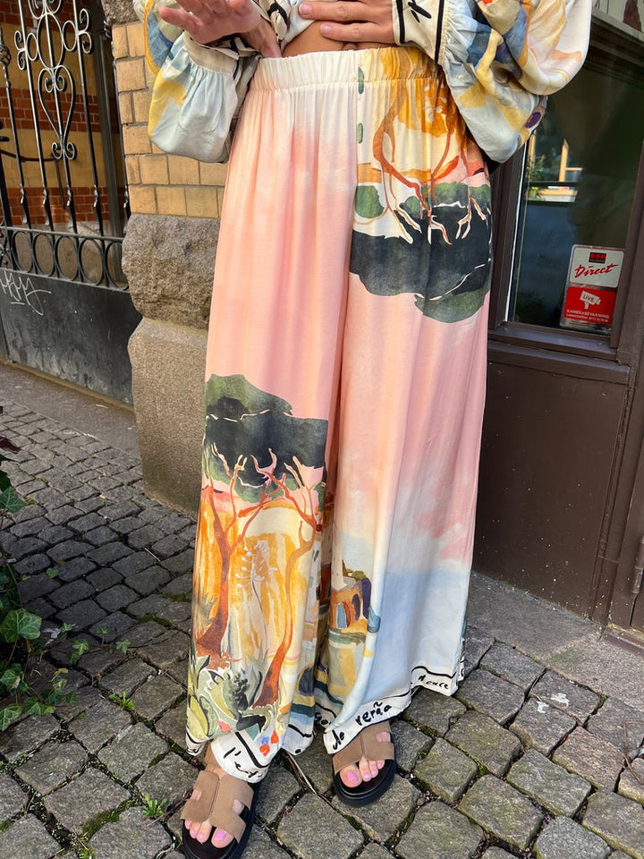 Verona | Pantaloni Floreali con Stampa Paesaggio