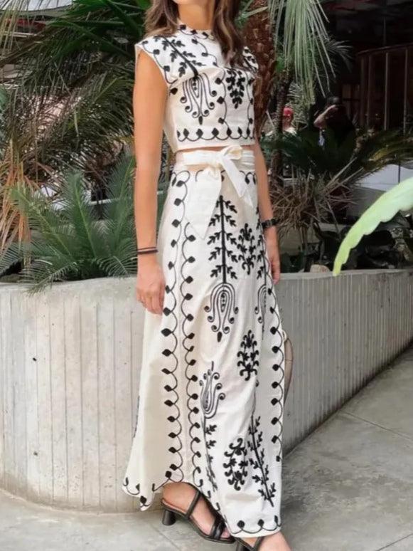 Completo top e gonna lunga con stampa – Eleganza rilassata per le giornate estive