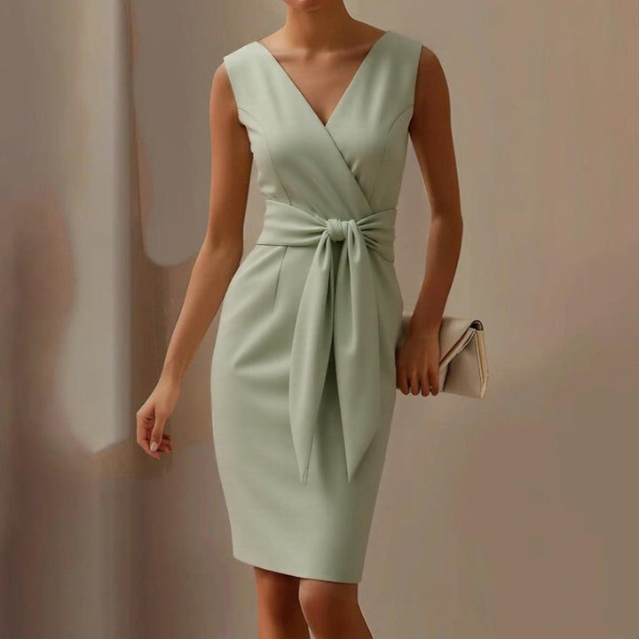 Abito Mini Verde con Scollo a V – Colore e Stile in Ogni Momento