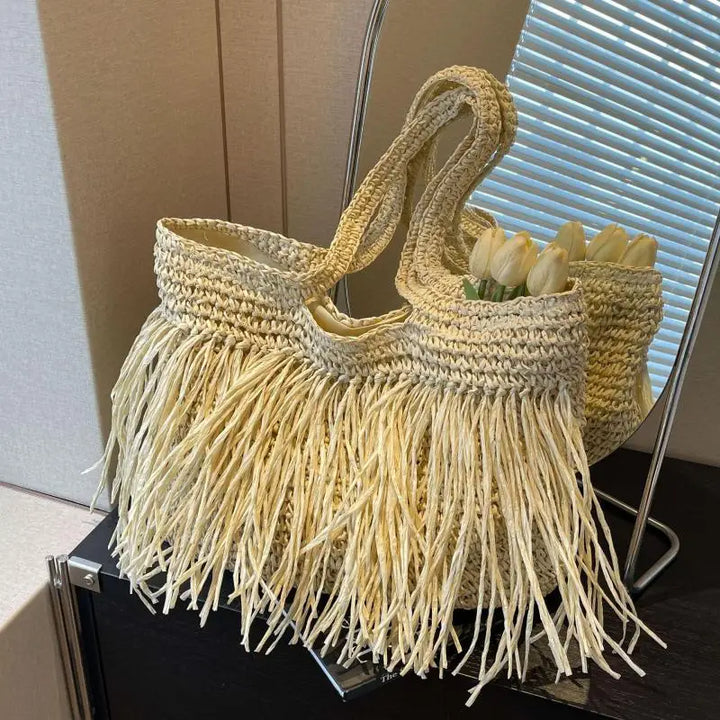 Borsa Intrecciata con Frange – Stile Naturale e Boho