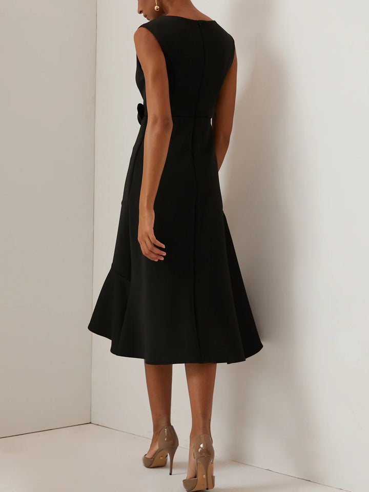 Abito Midi Elegante Senza Maniche con Nodo in Vita