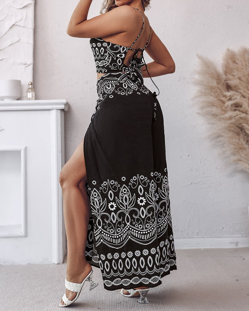 Completo 2 Pezzi con Stampa Tribale, Top Senza Maniche con Scollo a Goccia e Pantaloni con Spacco e Fiocco