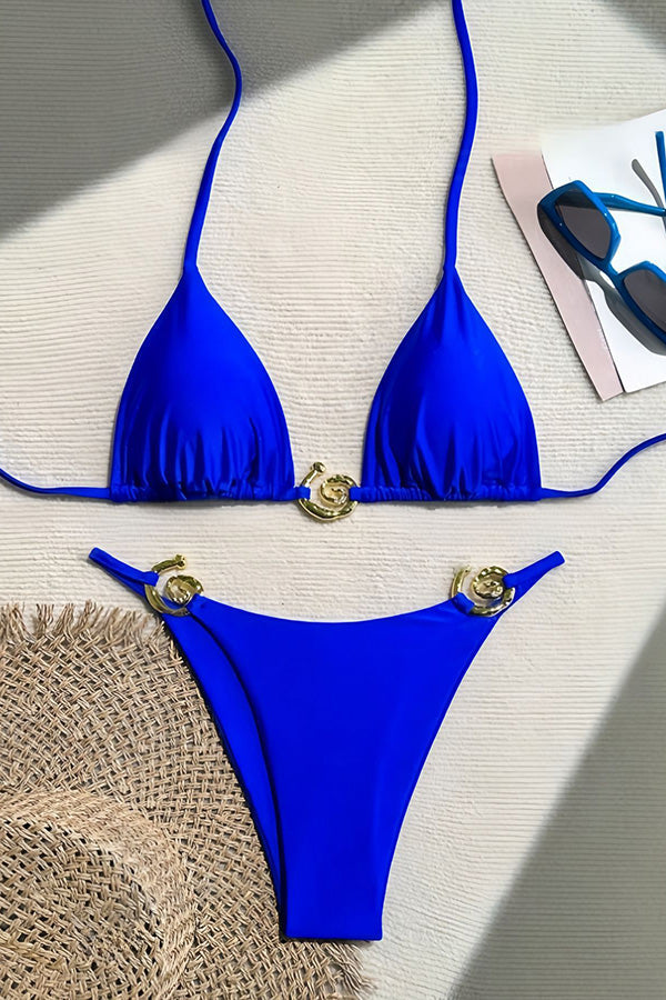 Costume Bikini Due Pezzi con Dettagli Metallici e Lacci – Modello a Triangolo