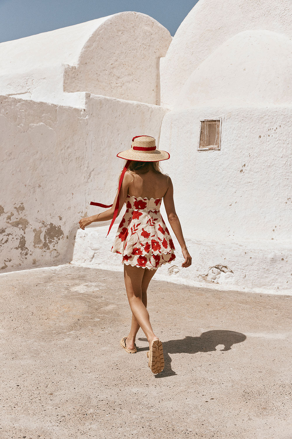 Rosella – Completo Floreale con Top a Balza e Pantaloncini a Vita Elasticizzata con Bordo Ondulato