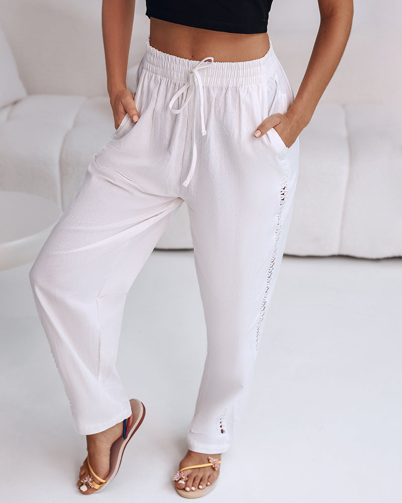Pantaloni Lunghi con Tasche e Dettaglio in Pizzo Intagliato Laterale