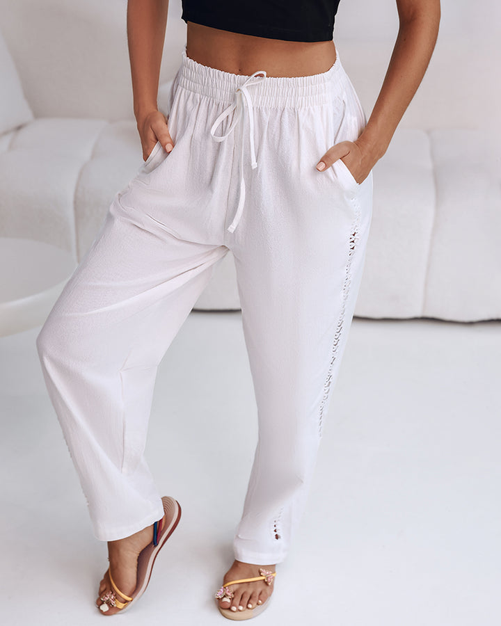 Pantaloni Lunghi con Tasche e Dettaglio in Pizzo Intagliato Laterale