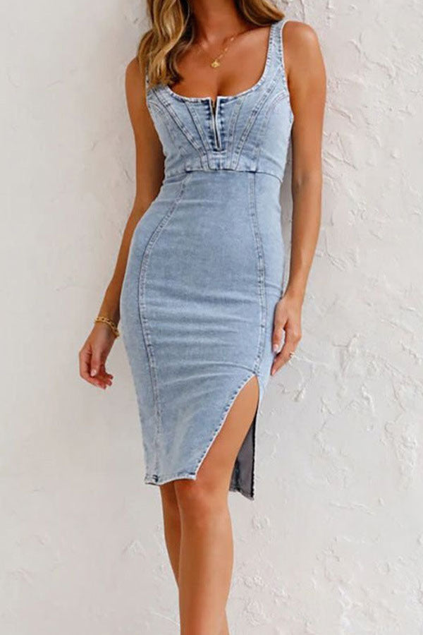 This Season’s Staple – Abito Midi in Denim con Zip e Spacco Anteriore