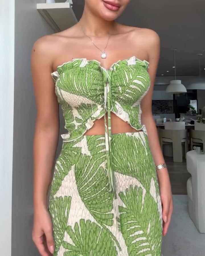 Abito Lungo Tropicale con Scollo Bardot, Vita Arricciata e Volant a Sirena