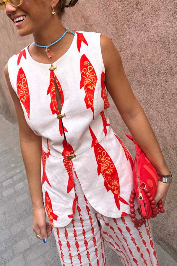 Gilet Estivo con Bottoni in Metallo e Stampa Portafortuna – Stile Mediterraneo