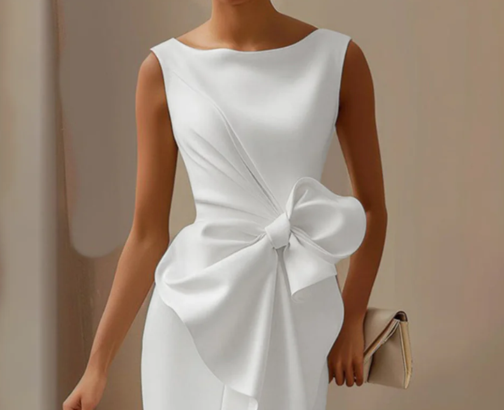 Abito Mini Chic con Scollo Rotondo – Eleganza Essenziale per Ogni Occasione